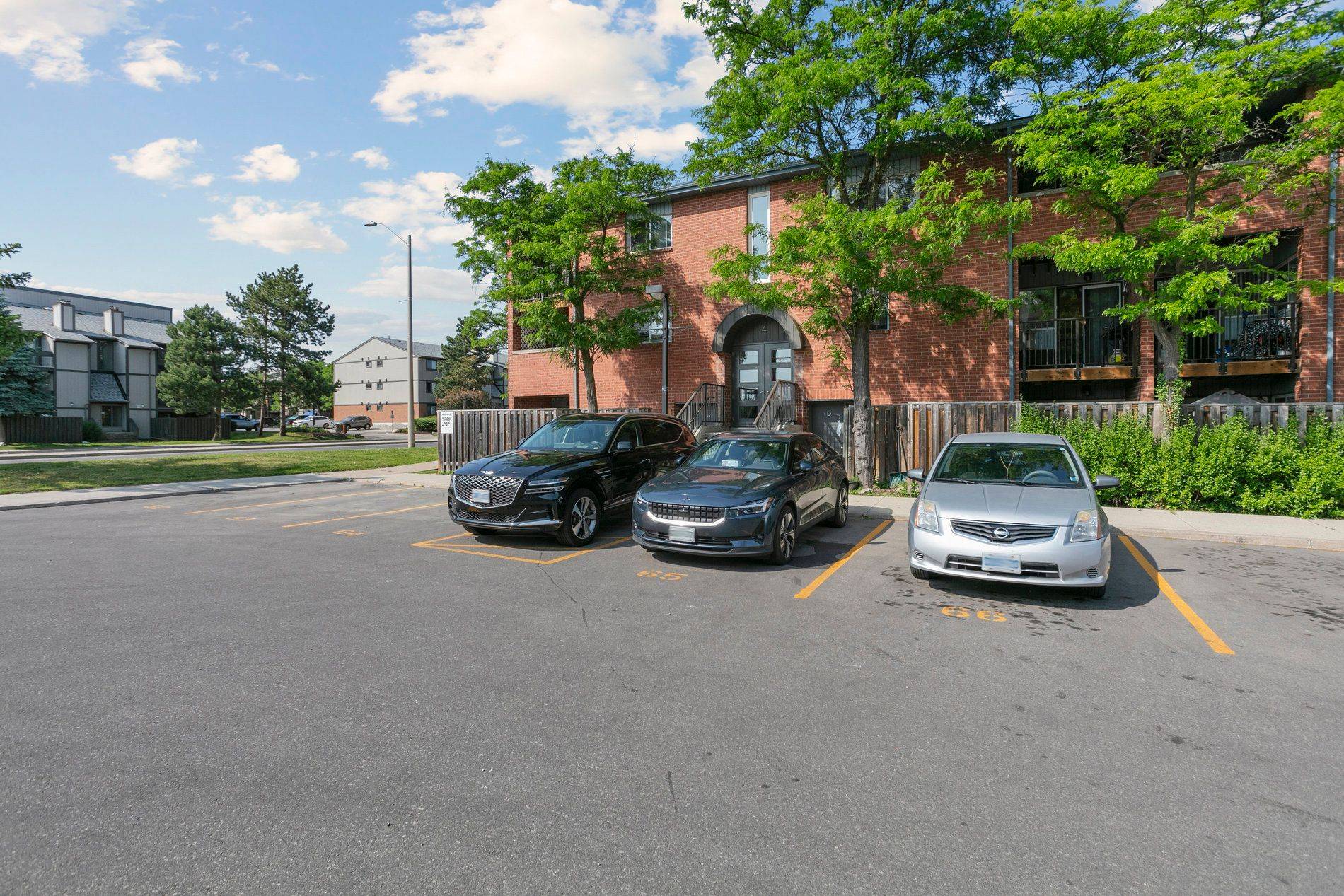 Mississauga, ON L5N 3L3,2866 Battleford RD W #4E