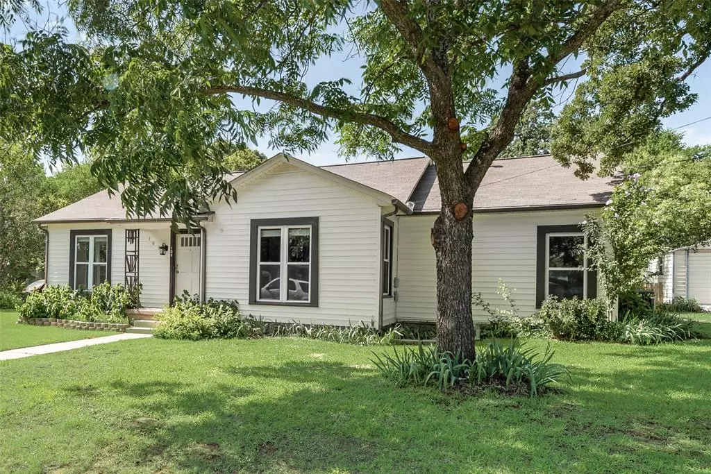 Joshua, TX 76058,103 E 14th Street