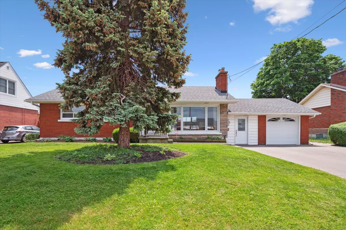 Hamilton, ON L8G 2L7,13 Meadowvale AVE