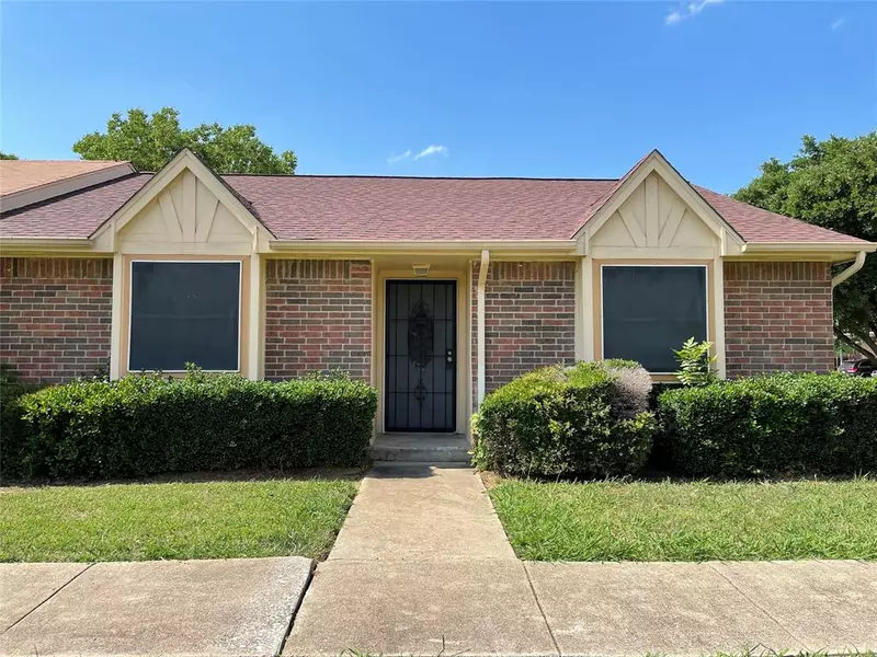 27 E Mountain Creek Court #5, Grand Prairie, TX 75052