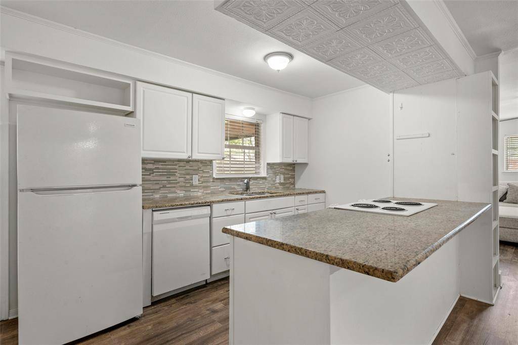 Lacy Lakeview, TX 76705,121 Faye Street