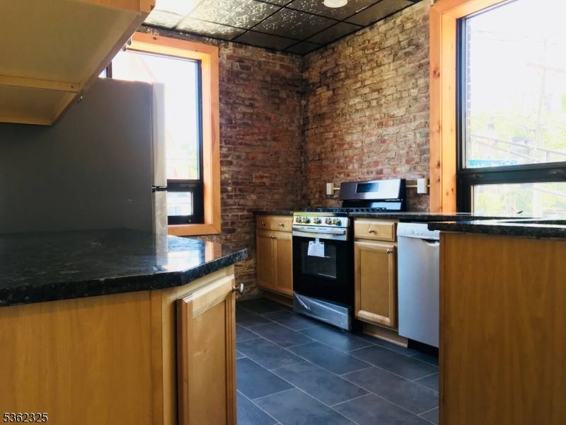 Nutley Twp., NJ 07110,558 Franklin Ave #1