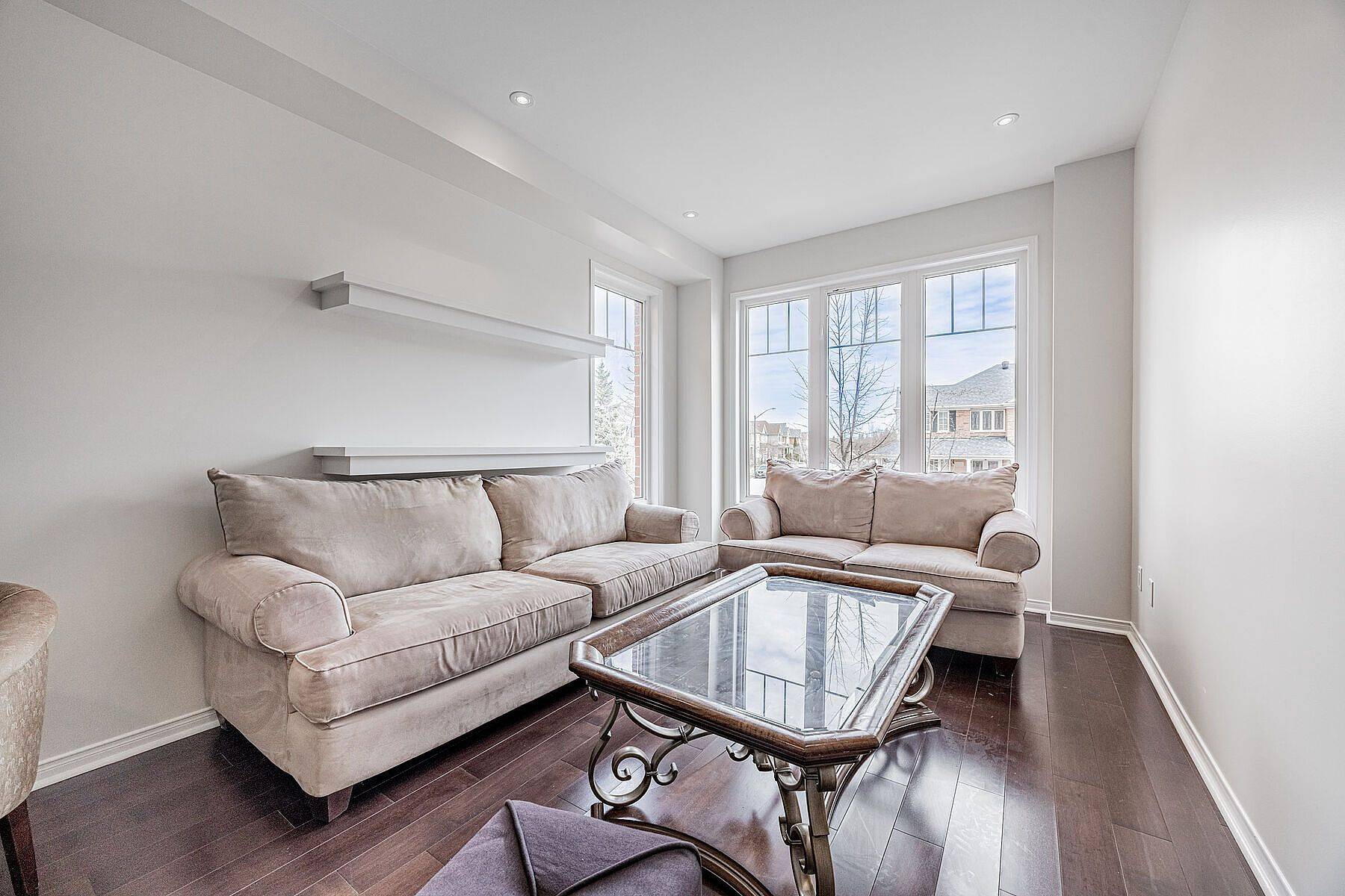 Mississauga, ON L5M 0P7,5700 Tosca DR W #6