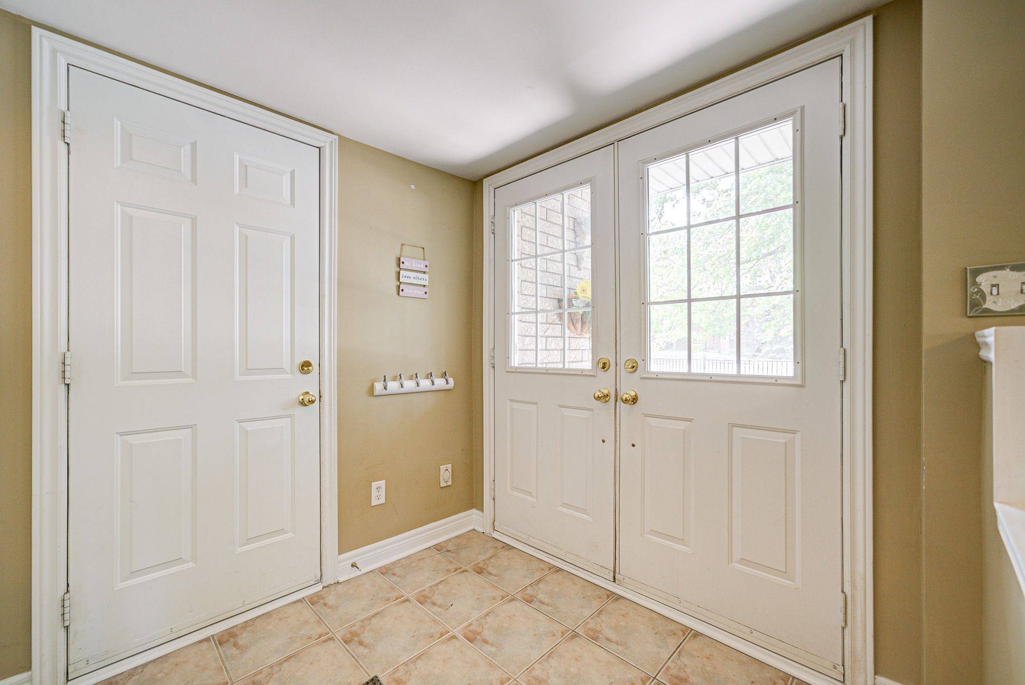 Mississauga, ON L5R 4G2,485 Bristol RD N #12