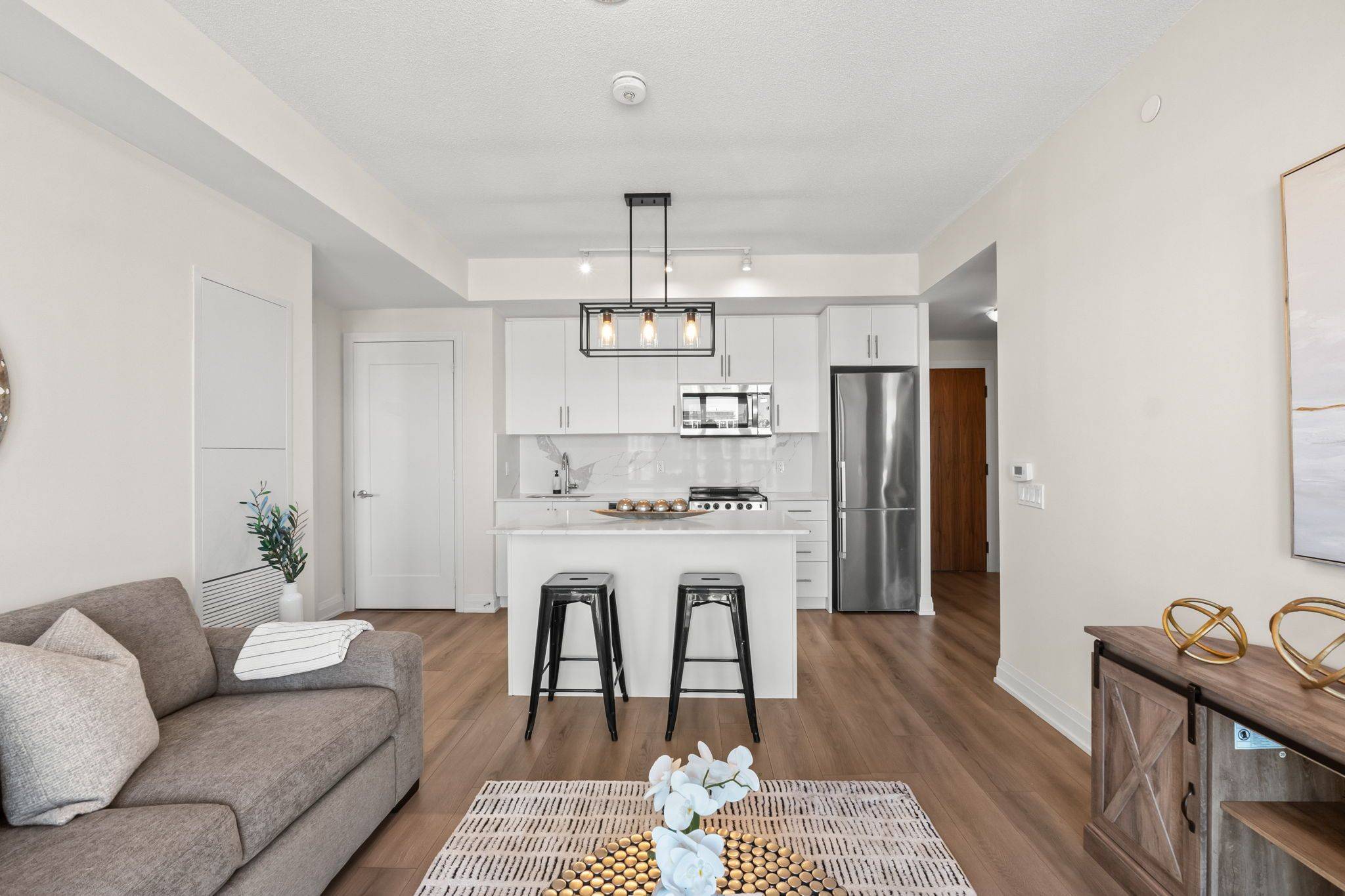 Oakville, ON L6M 1L9,509 Dundas ST W #512