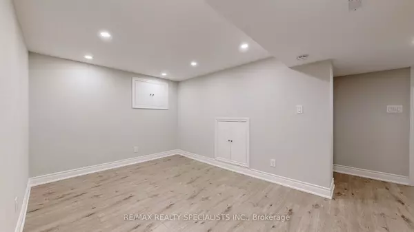 Brampton, ON L6Z 4N3,48 Metzak DR #Lower
