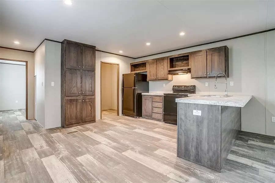 6111 New Mexico Trail, Granbury, TX 76048