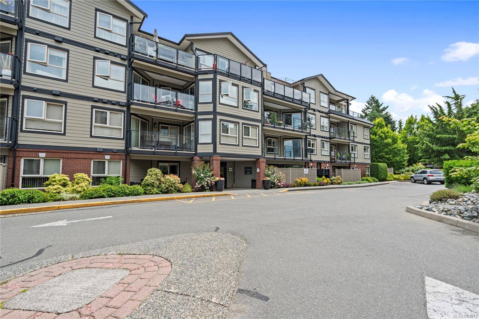 6728 Dickinson Rd #107, Nanaimo, BC V9V 1T3