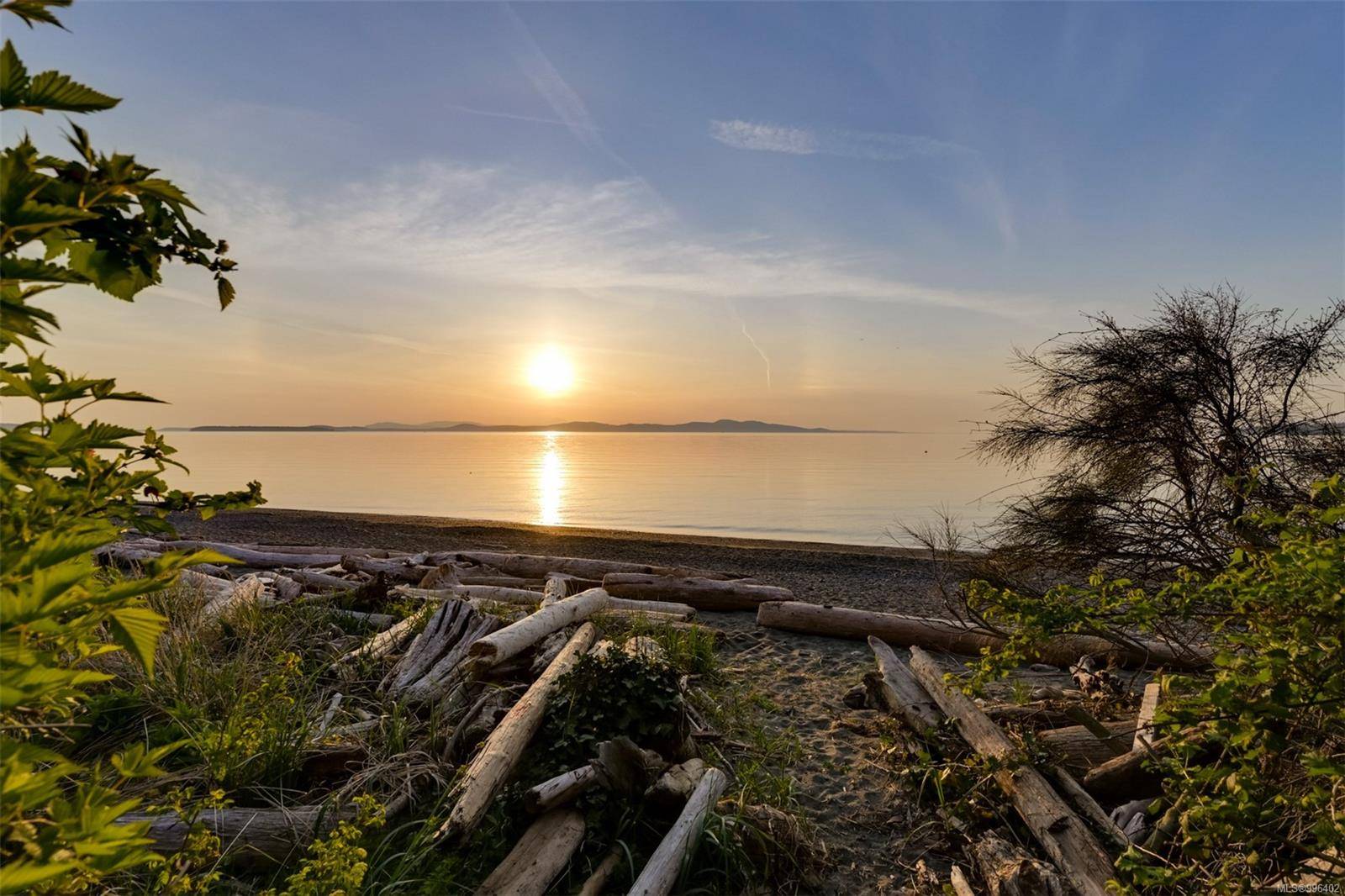 Saanich, BC V8Y 2K1,5155 Cordova Bay Rd