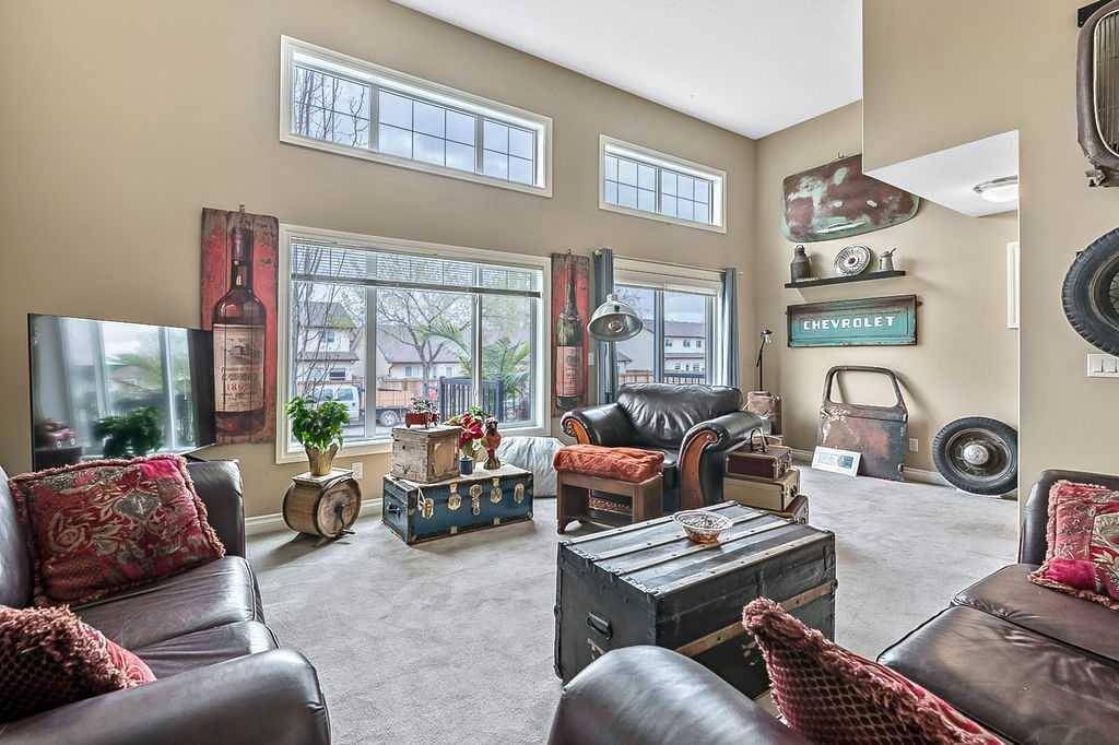 High River, AB T1V 0G3,308 11 AVE NW #103