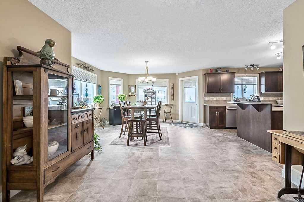High River, AB T1V 0G3,308 11 AVE NW #103