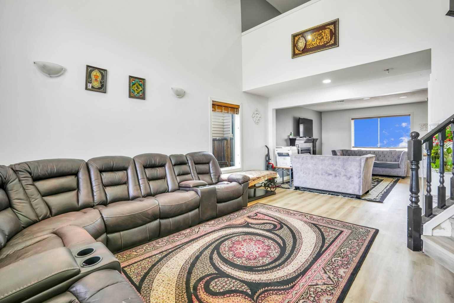 Airdrie, AB T4B 3L4,845 Luxstone SQ Southwest