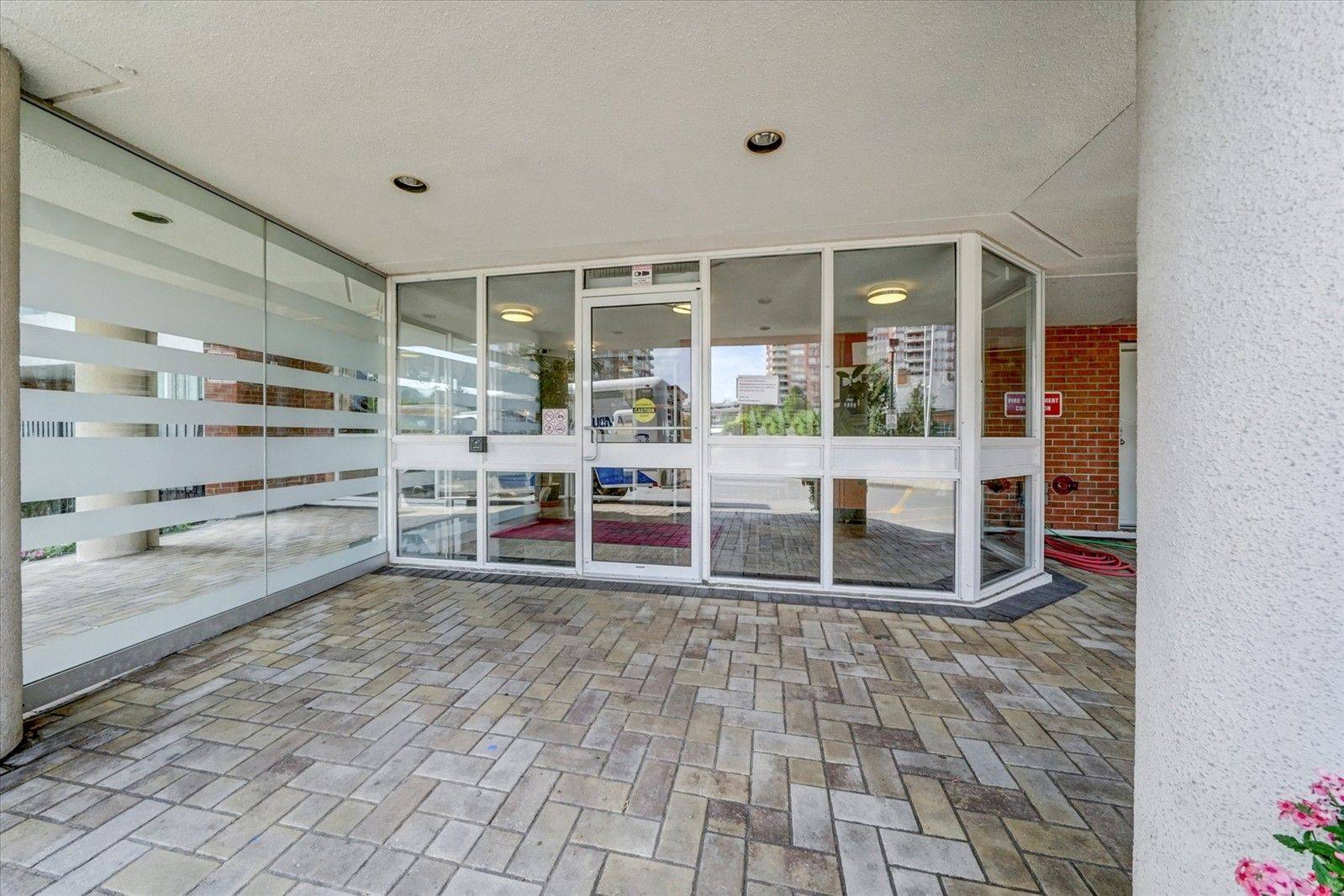 Toronto E11, ON M1B 5P1,430 Mclevin AVE #Ph11