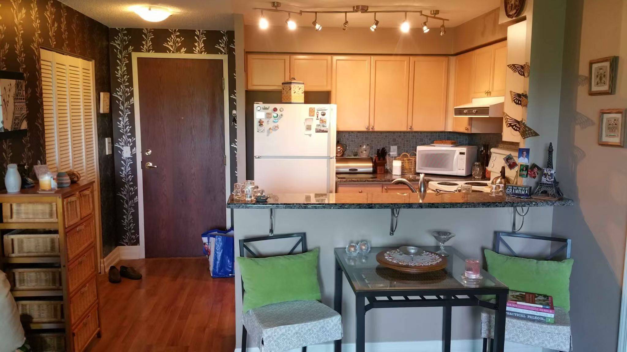 Mississauga, ON L5M 5Z2,2585 Erin Centre BLVD #901