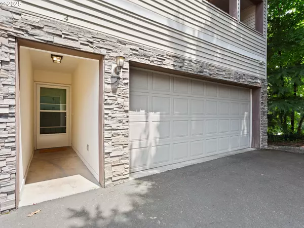 Portland, OR 97220,12130 NE FREMONT ST #4