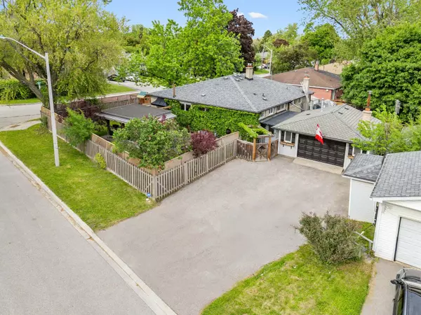 Richmond Hill, ON L4C 2W6,210 Ashlar RD