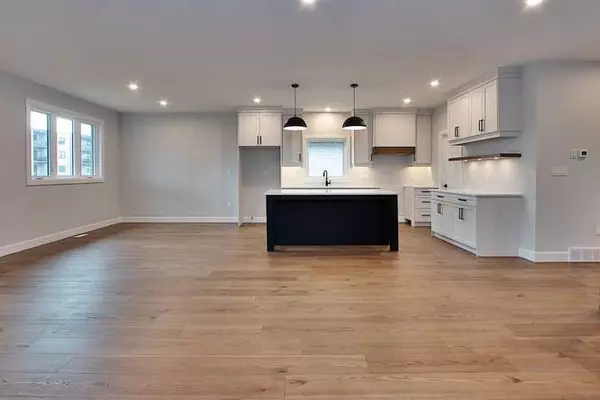 Stratford, ON N5A 0J7,323 Orr ST