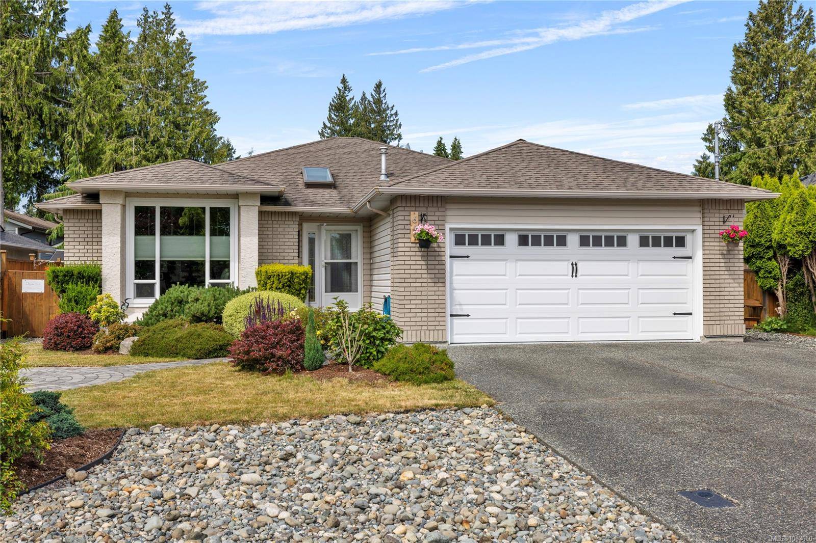 649 Wedgewood Cres, Parksville, BC V9P 1B7