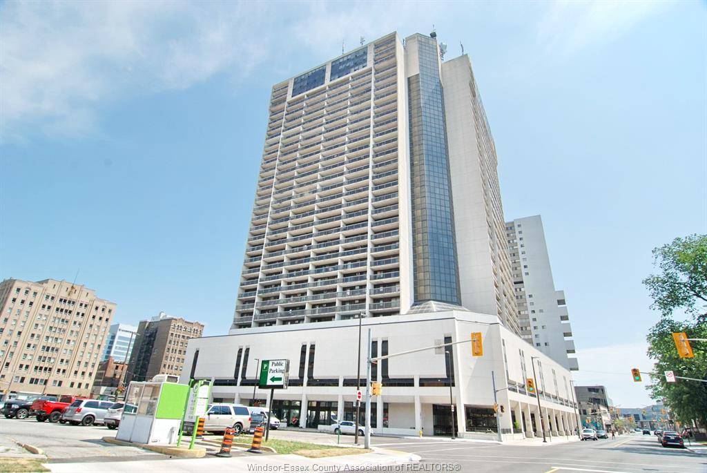Windsor, ON N9A 7A2,150 PARK #3005