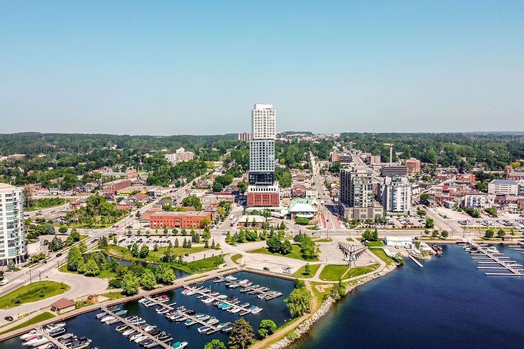 Barrie, ON L4N 1S9,39 Mary ST #1209