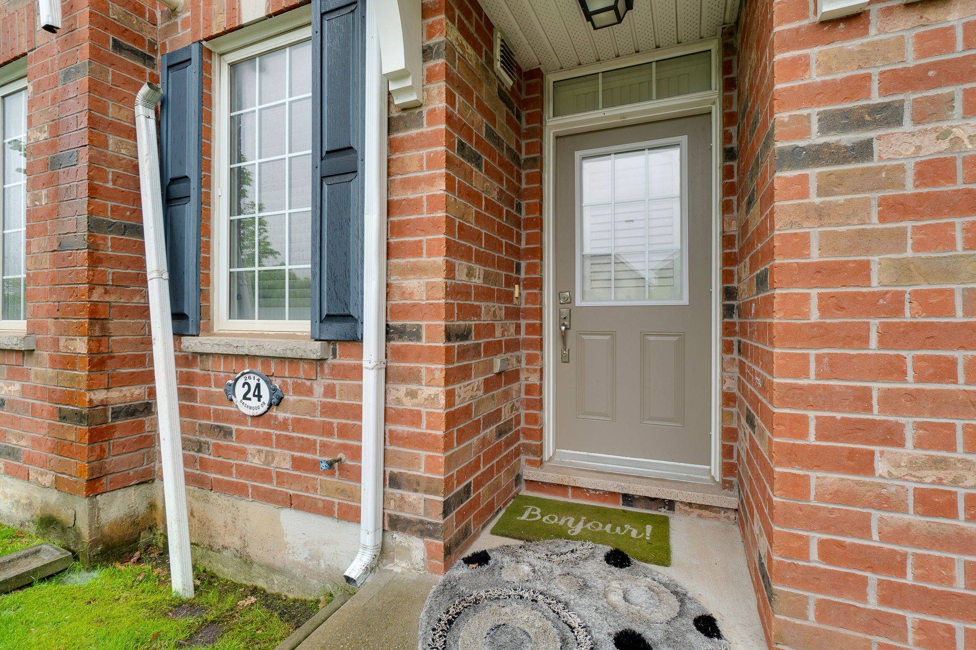 Oakville, ON L6M 4C2,2614 Dashwood DR #24