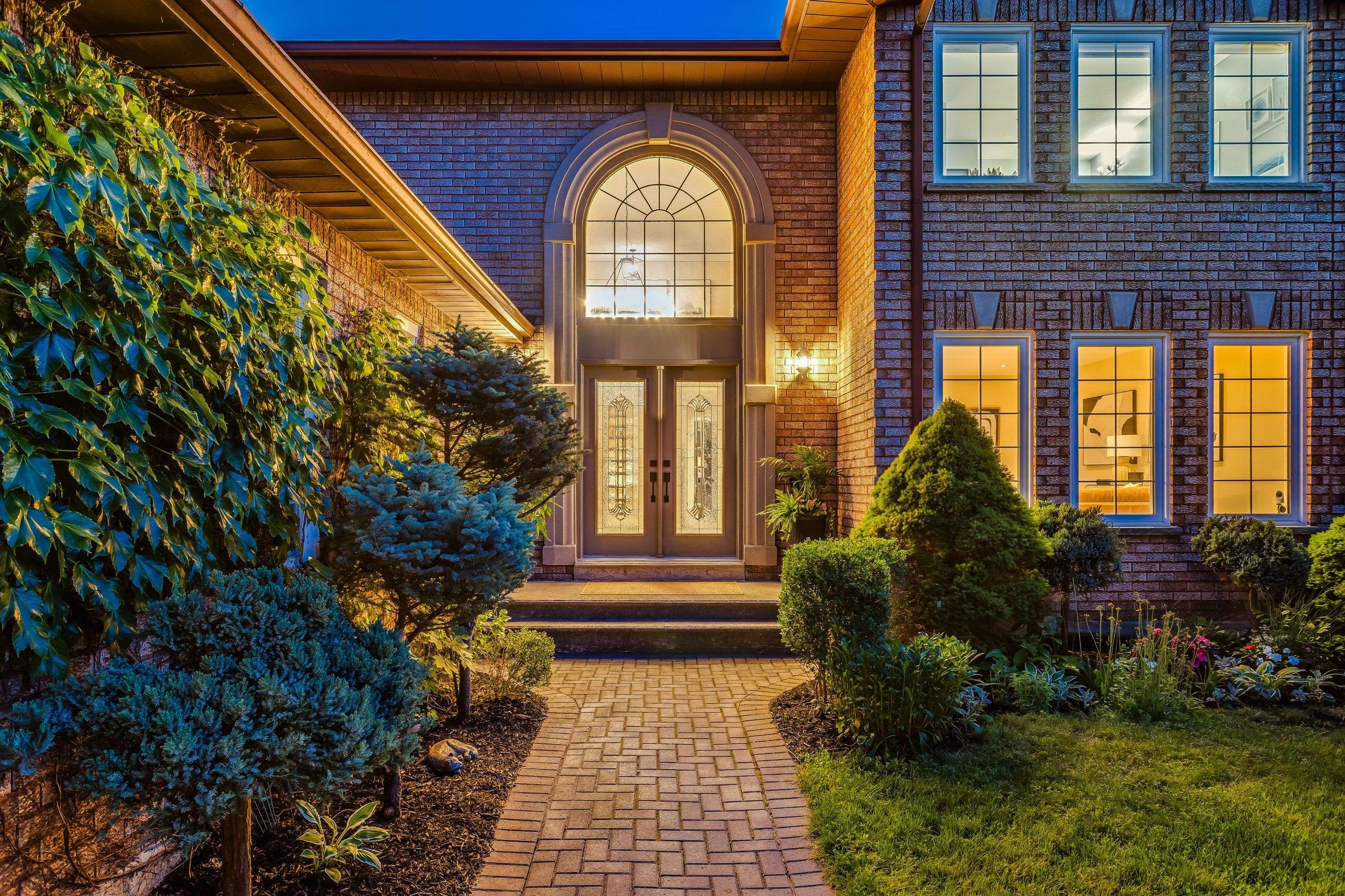 Mississauga, ON L5L 3V6,3588 Thorpedale CT N