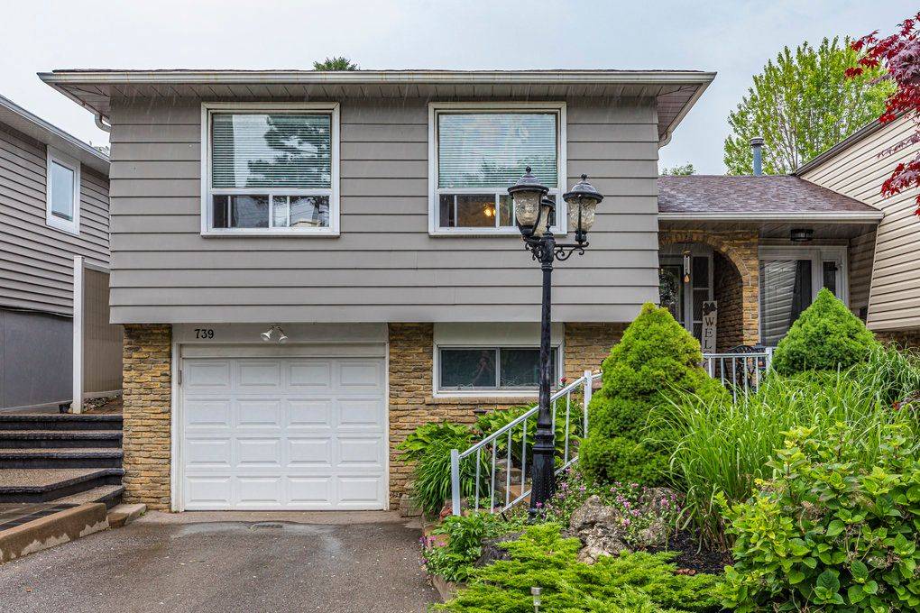 739 Hager AVE, Burlington, ON L7S 1W9