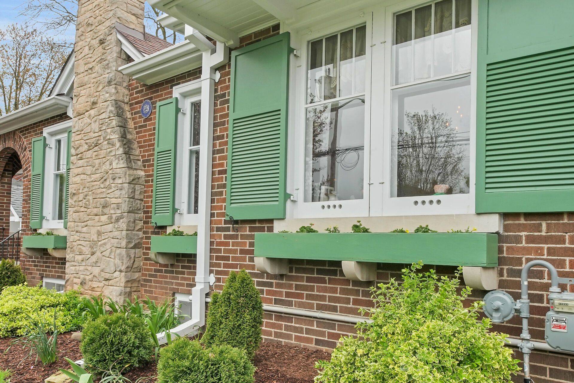 London East, ON N6A 2C6,329 Victoria ST