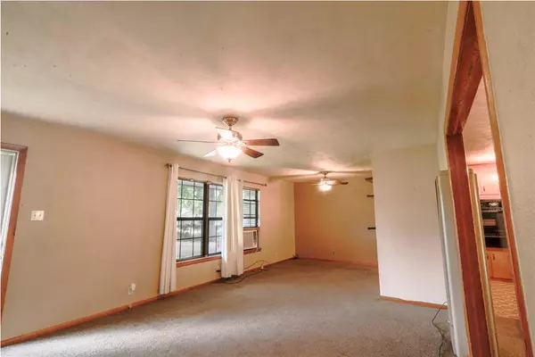 Denison, TX 75020,1915 W Bond Street