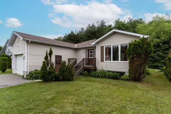 Bracebridge, ON P1L 1Z1,61 Tamarack TRL