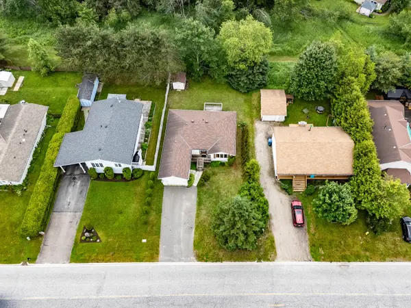 Bracebridge, ON P1L 1Z1,61 Tamarack TRL