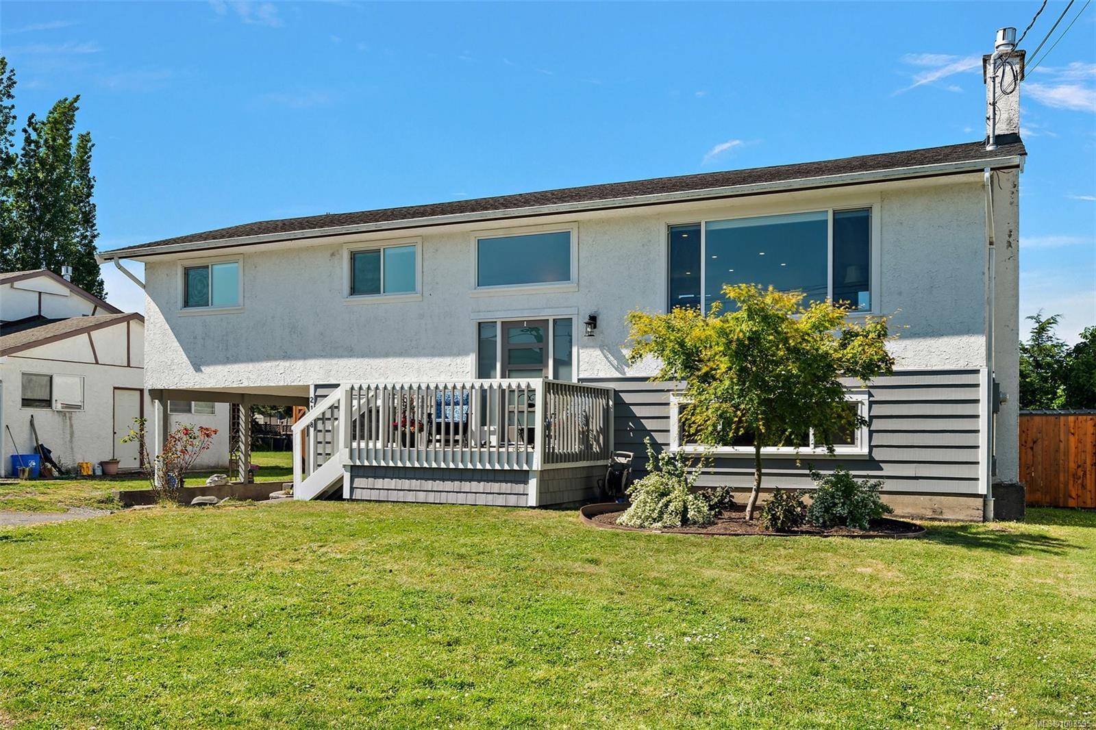 2128 Skylark Lane, Sidney, BC V8L 1Y4