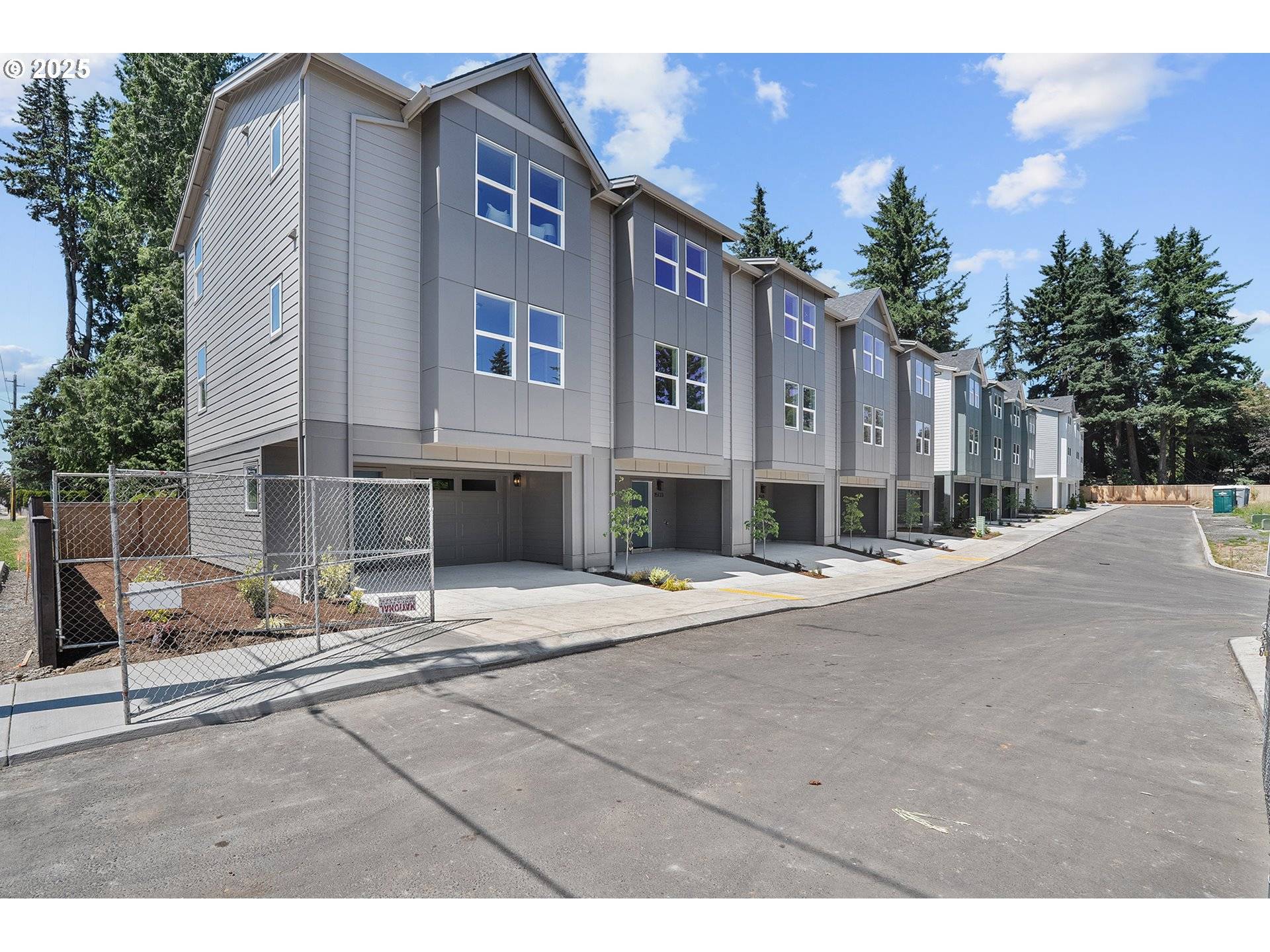 15135 E Burnside, Portland, OR 97233