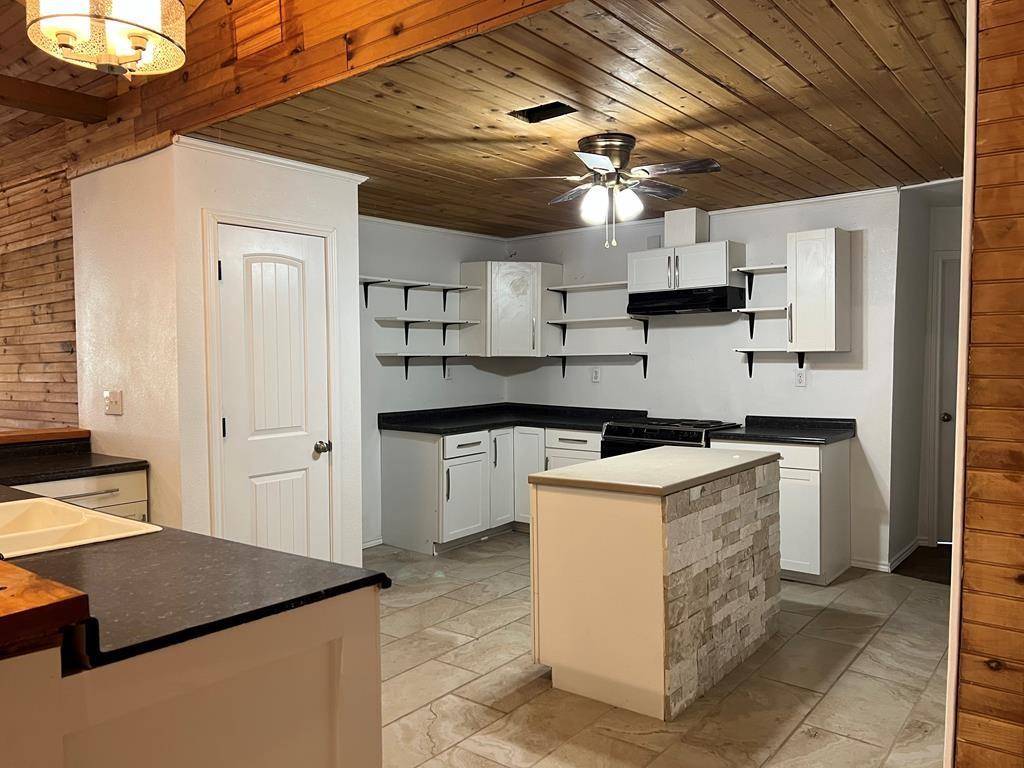 Mabank, TX 75156,124 Griffith Bend