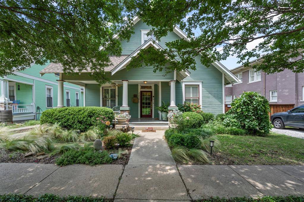 2206 College Avenue, Fort Worth, TX 76110