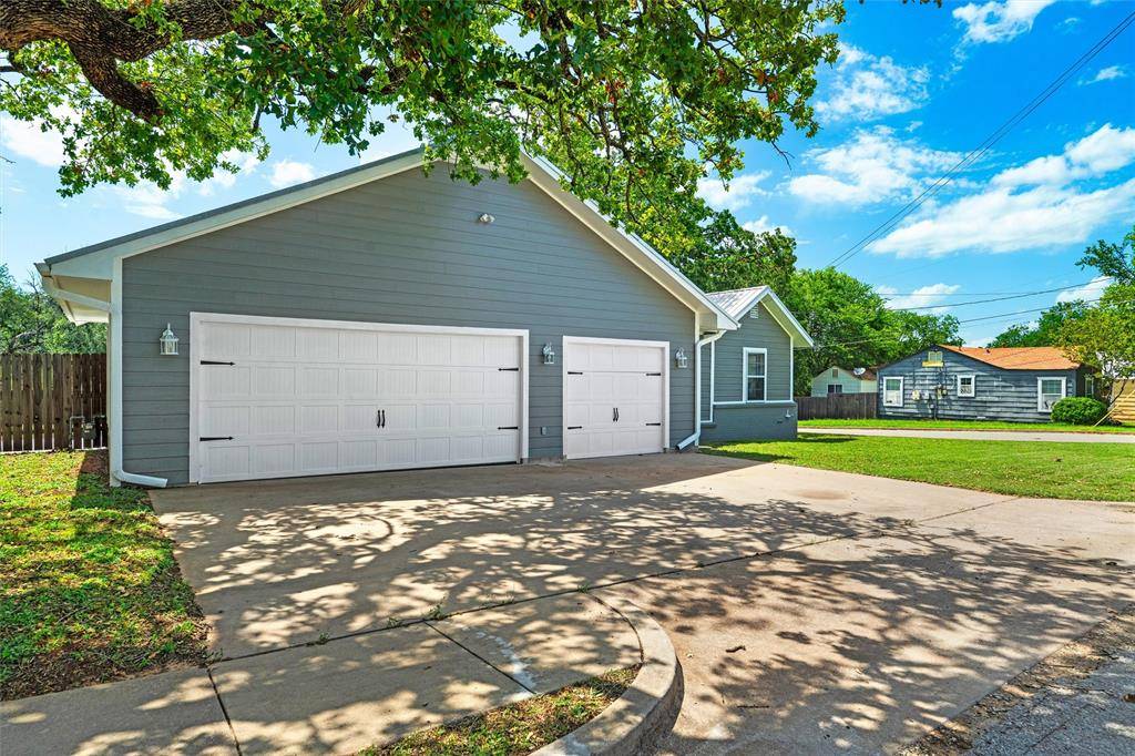 Weatherford, TX 76086,411 Harcourt Street