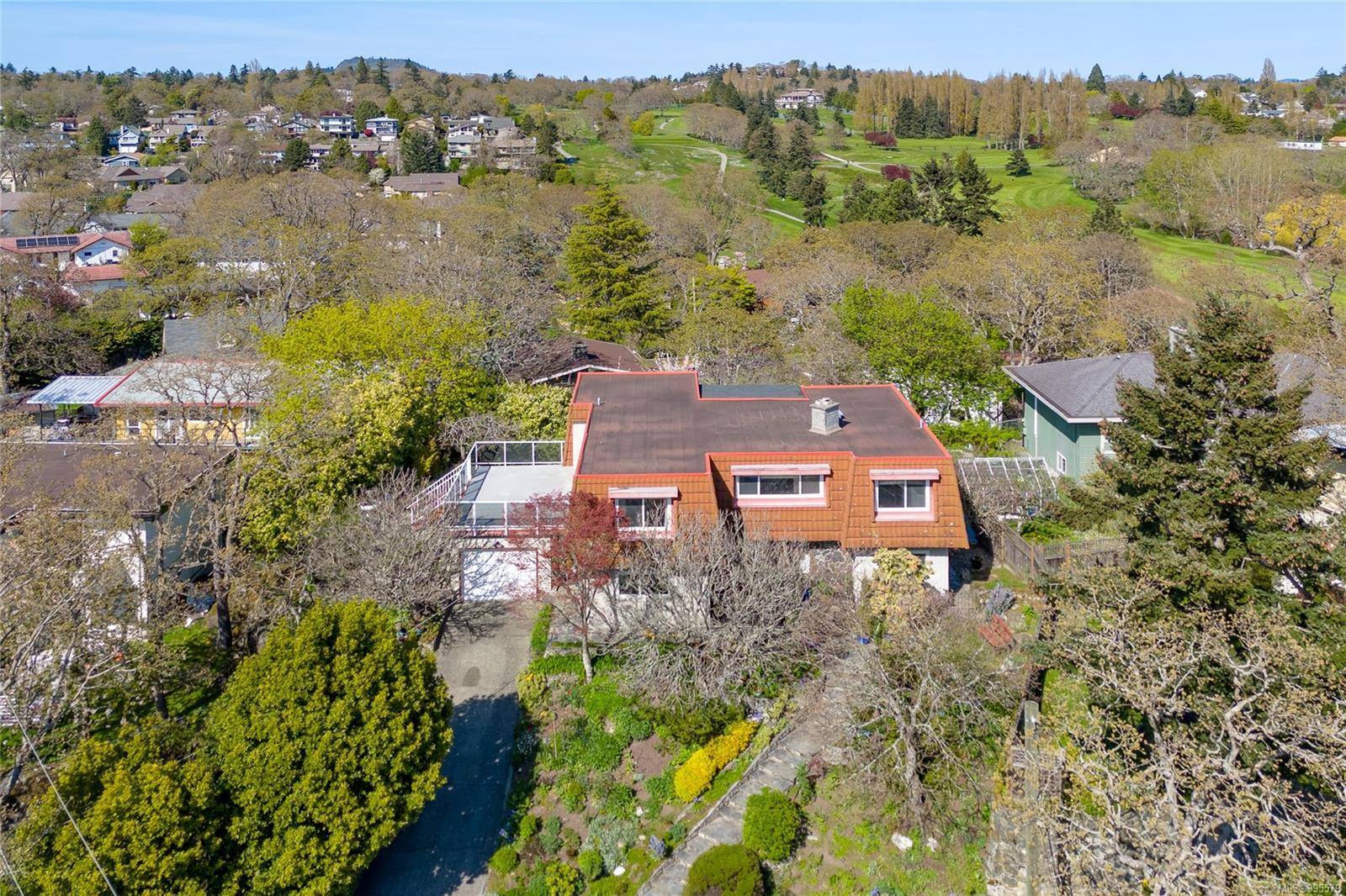 Victoria, BC V8P 5H5,1436 Merritt Pl