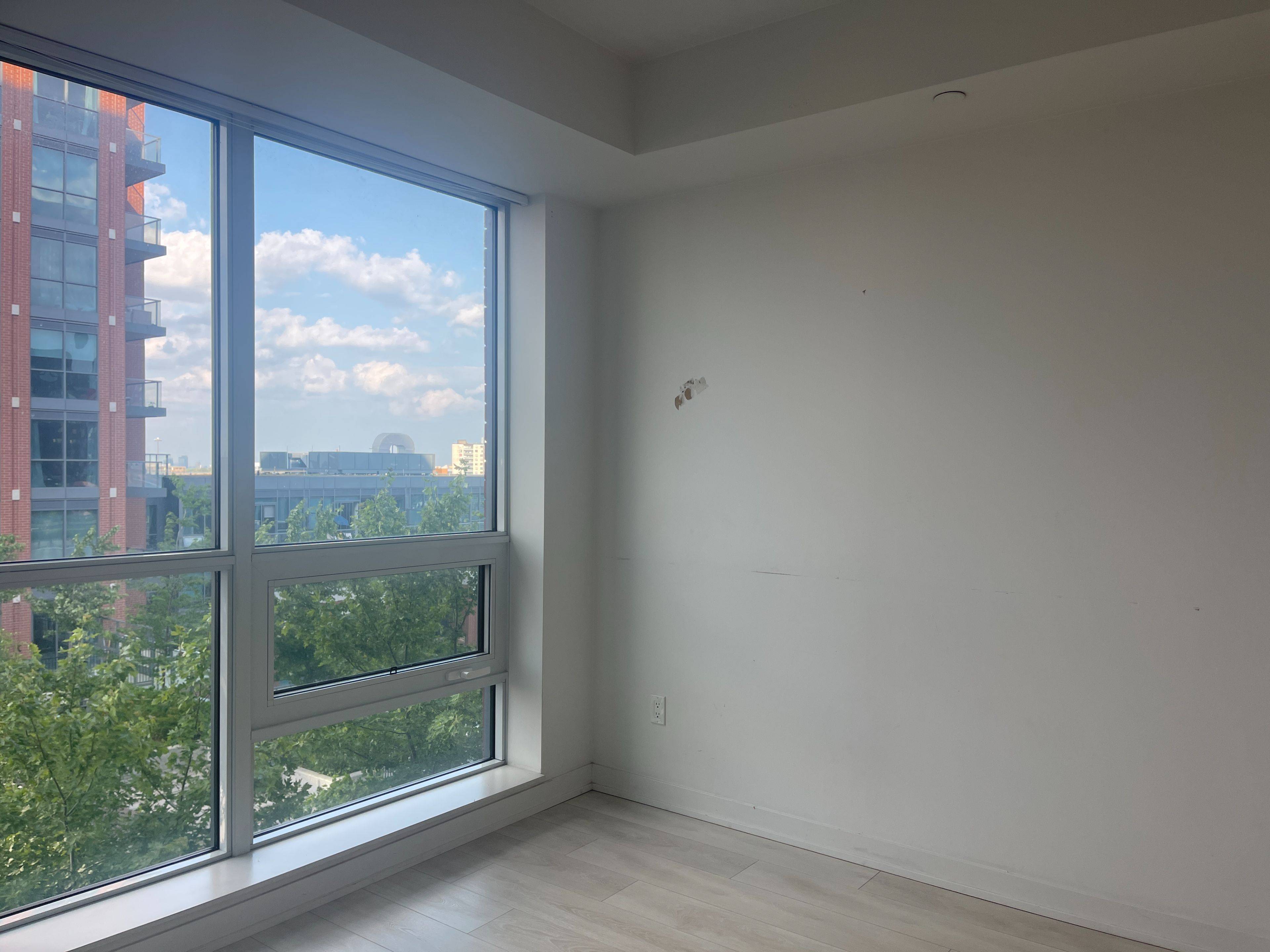 Toronto C06, ON M3H 0C8,31 tippett RD #919