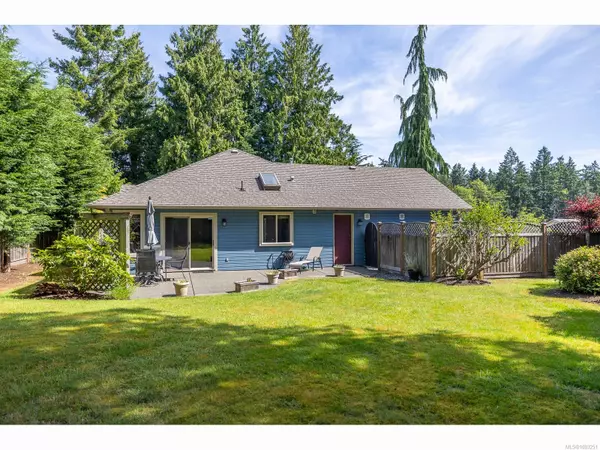 Qualicum Beach, BC V9K 1A1,585 HAZELWOOD Pl