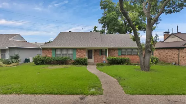 Dallas, TX 75238,10303 Vistadale Drive