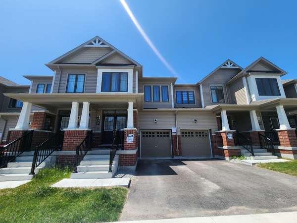 29 Tamworth TER, Barrie, ON L9S 2Z8