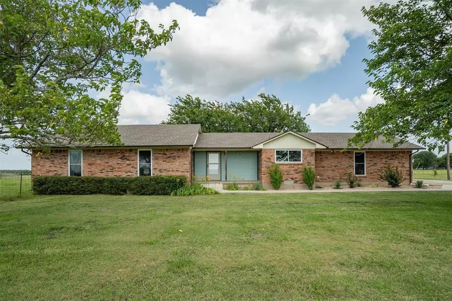 2623 County Road 697, Farmersville, TX 75442