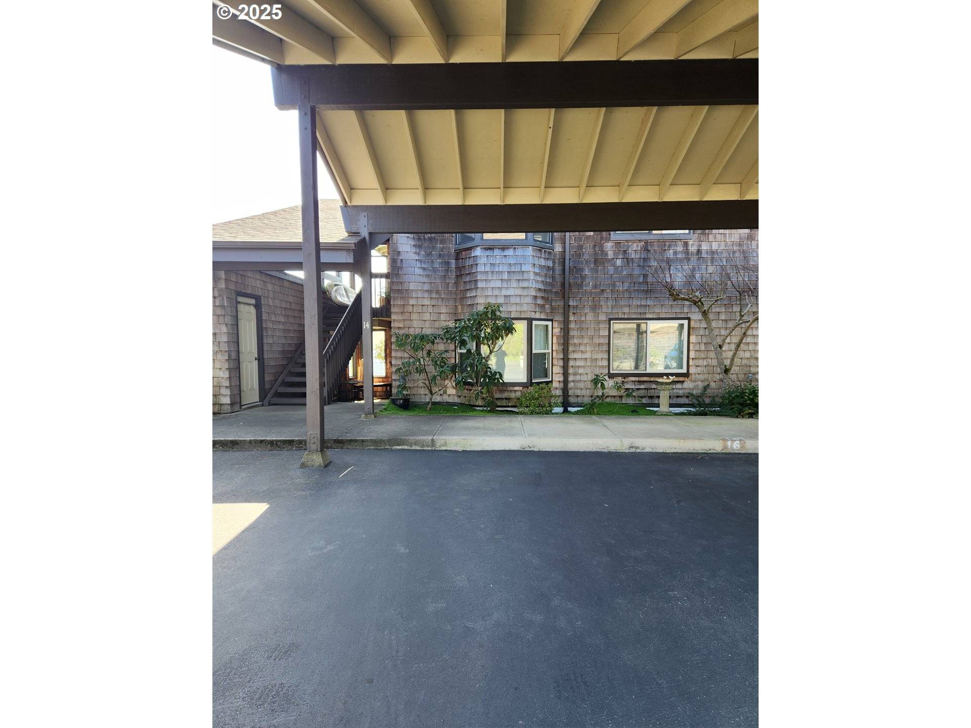 Florence, OR 97439,1040 BAY ST #14
