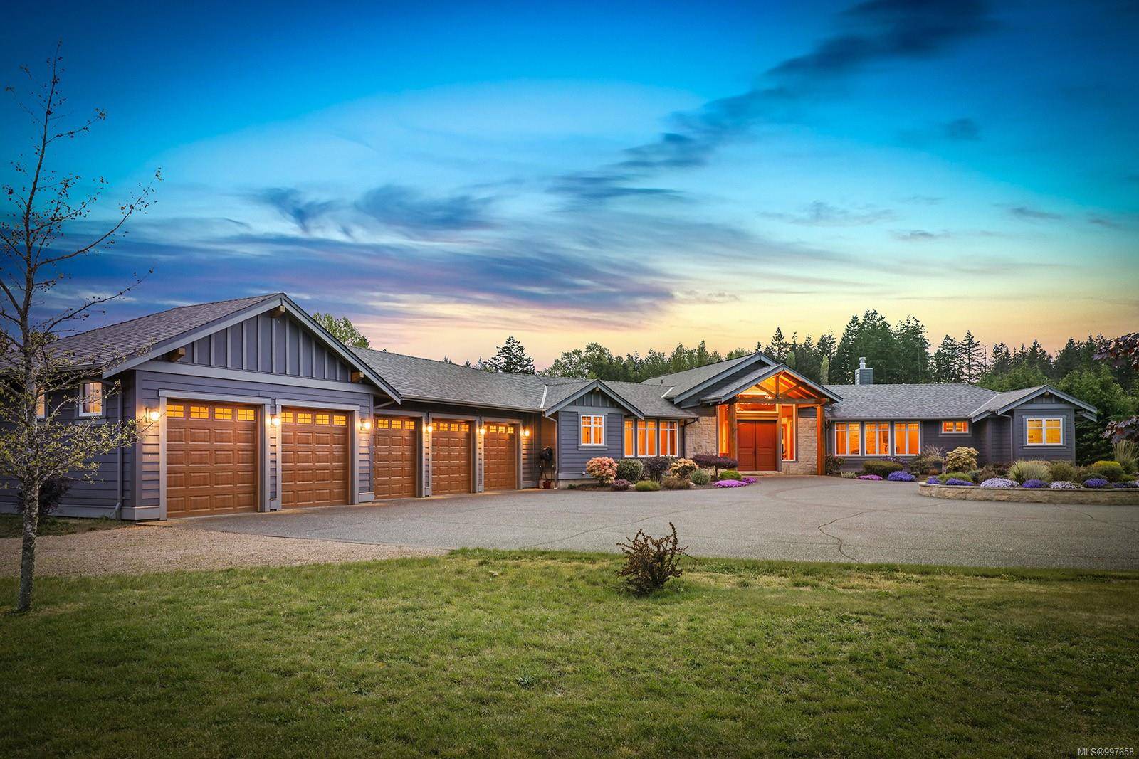 Comox, BC V9M 3Y8,1151 Anderton Rd