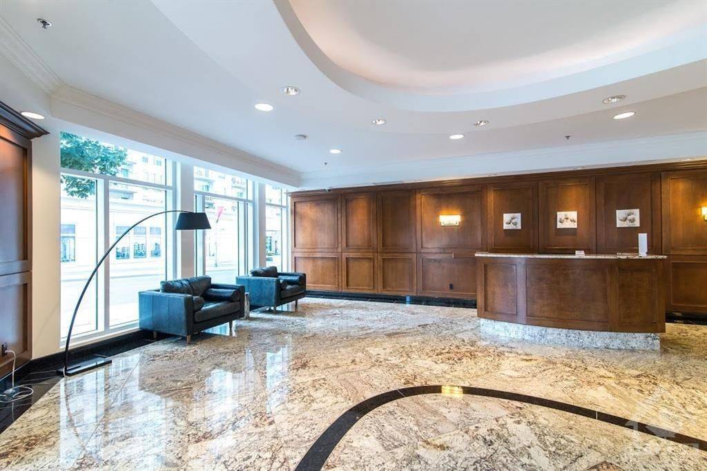 Lower Town - Sandy Hill, ON K1N 0B6,195 BESSERER ST #1203