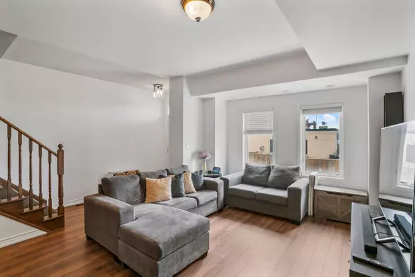 Whitby, ON L1N 0L5,1020 Dunsley WAY N #2