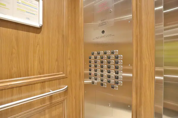 Lower Town - Sandy Hill, ON K1N 0B6,195 BESSERER ST #1203