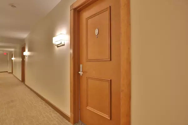 Lower Town - Sandy Hill, ON K1N 0B6,195 BESSERER ST #1203