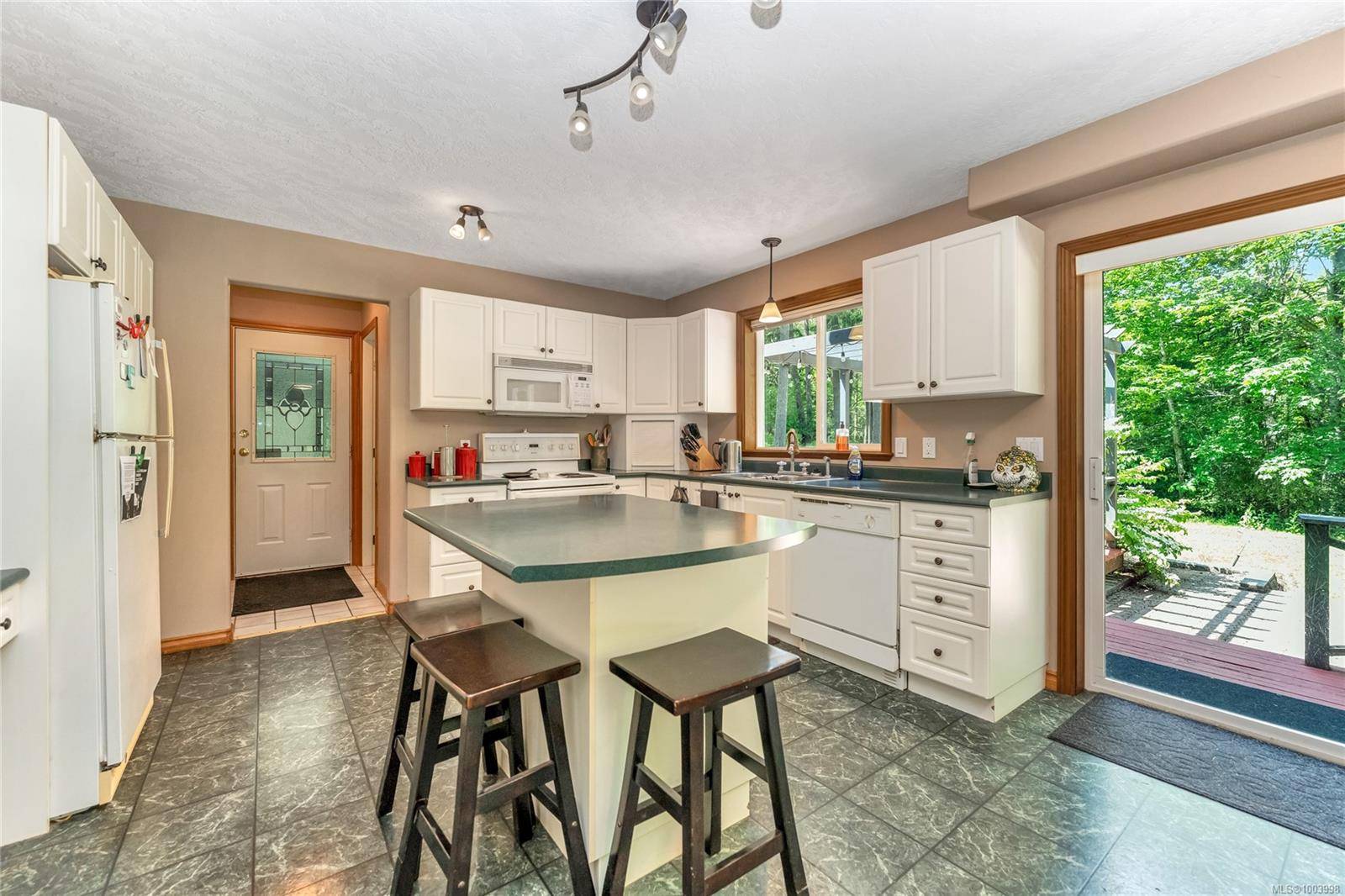 Shawnigan Lake, BC V0R 2W0,1850 Lakewood Rd