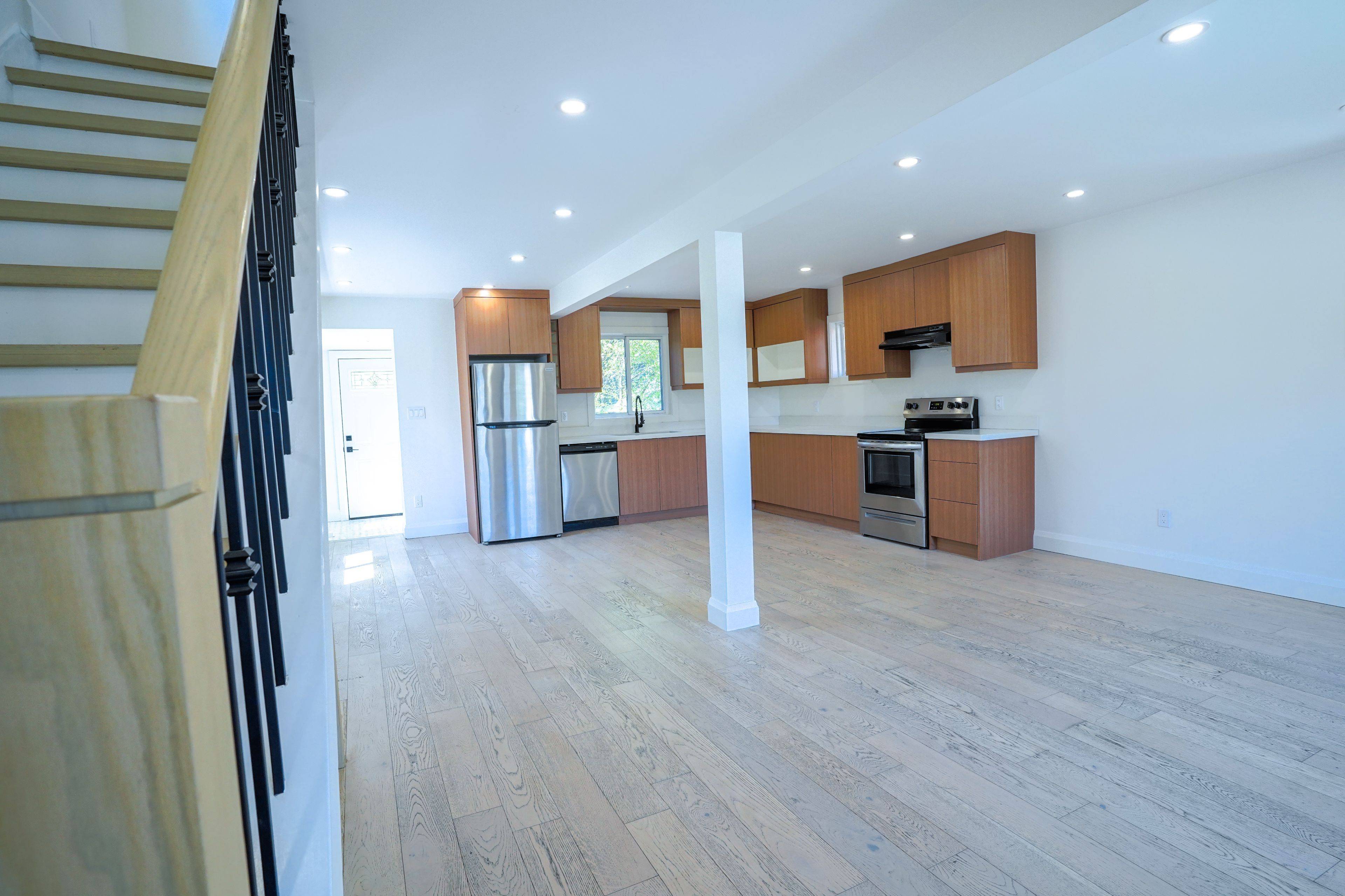 Oshawa, ON L1J 4C3,232 Burk ST